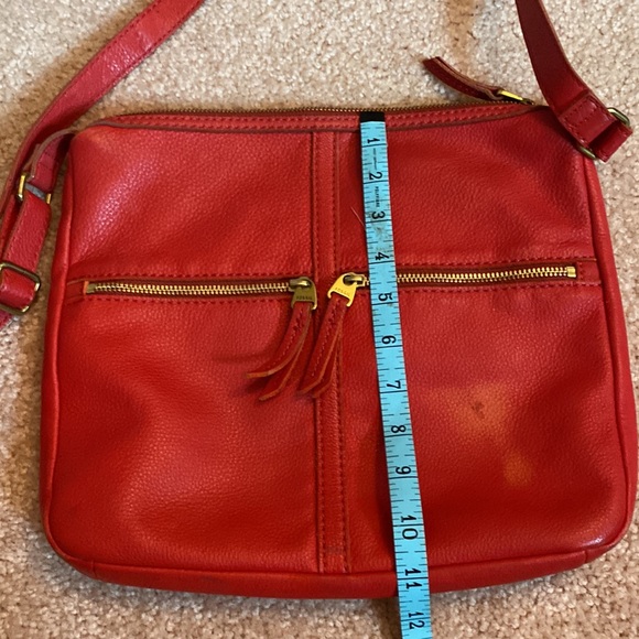 Red FOSSIL brand crossbody purse - Picture 7 of 9